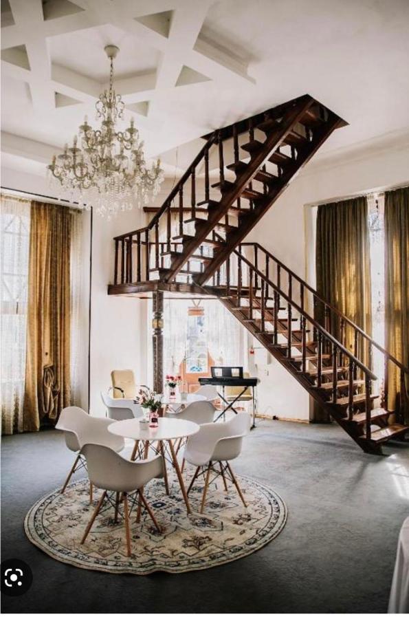 Mariam Hotel Tbilisi Esterno foto